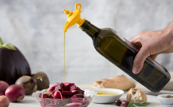 Ausgießer für Olivenöl - "Oiladdin"